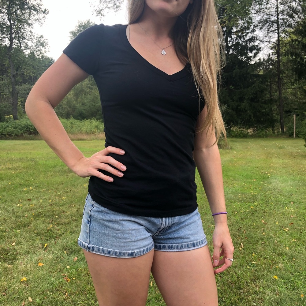 1st phorm 🔥3 for $15🔥 Black v-neck t-shirt